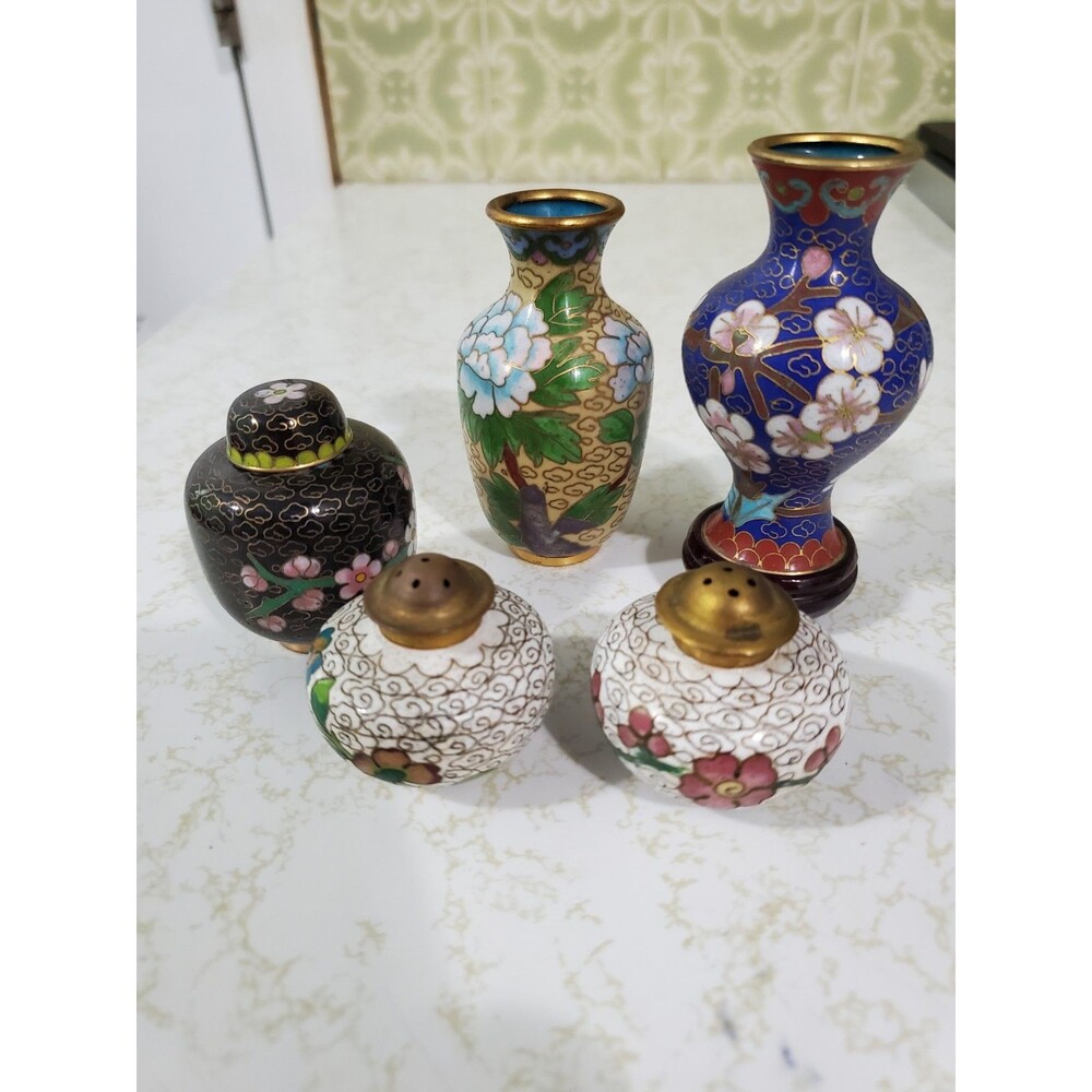 Chinese Cloisonné Vases And Salt Pepper Shaker Diminutive Set Of 5
